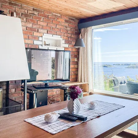 Ferienhaus In With House Sea View Kolbjornsvik